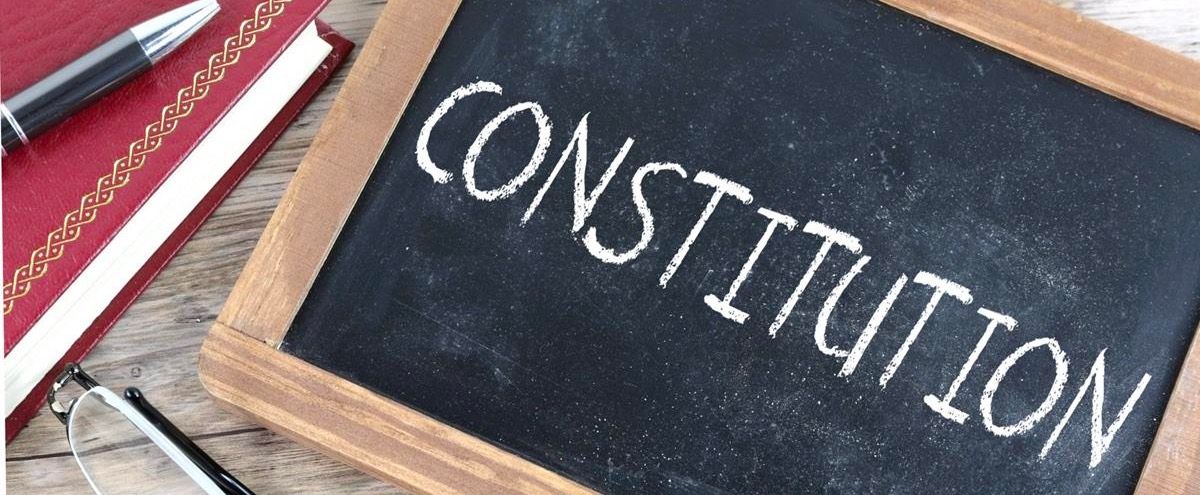 Illustration de l’article L'article 102 de la Constitution algérienne
